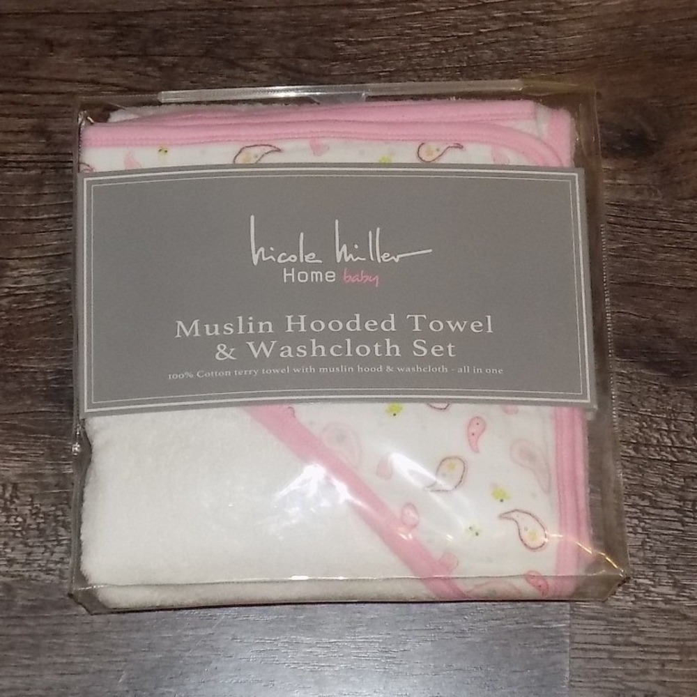 Nicole Miller Hooded Towel & Washcloth Set Baby OS Pink New I